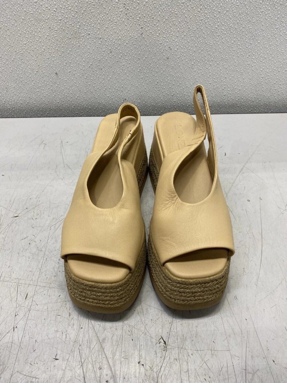 Lonza Agnesa Women's Size 8.5 Leather Heels Beige 9826-2-255